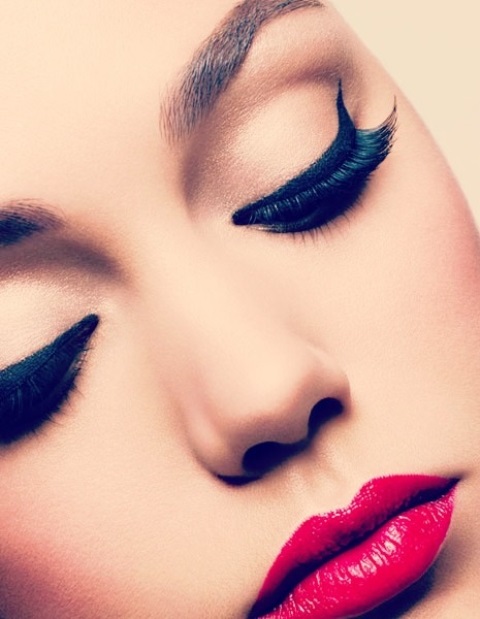 how-to-apply-false-eyelashes-bold_copy